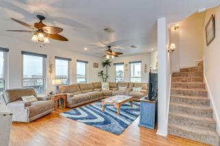 Near Surfside Jetty County Park Home with Deck! - Surfside Beach - 7