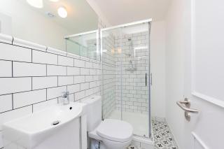 Scenic Marina Getaway - 5