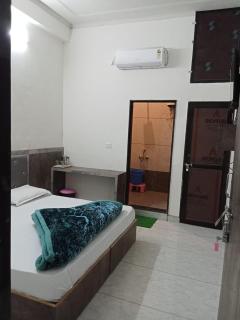 Hotel Raj krishnam khatushyamji - 3