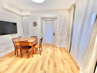 4 mins walk Thalwil Station, Free Parking, Historical - Thalwil - 5