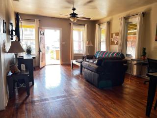 Southern private room in shared home near downtown - 7