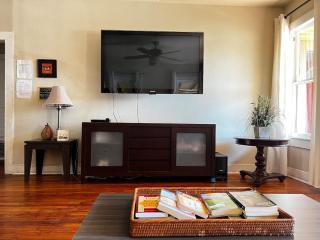 Southern private room in shared home near downtown - 1