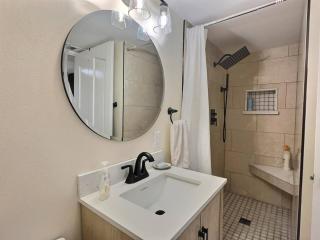 Burke Collection Furnleaf Suite - Seattle - 7