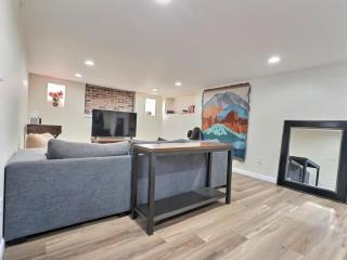 Burke Collection Furnleaf Suite - Seattle - 6