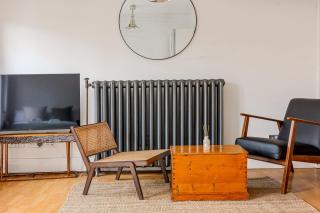 Lit & Airy Central Studio in Vibrant Spitalfields - London - 4