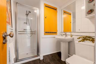 Lit & Airy Central Studio in Vibrant Spitalfields - London - 5