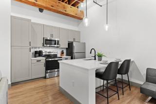 Stylish Riverfront Loft - Walkable - Saint Louis - 9