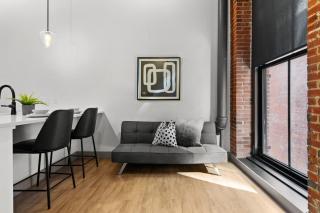 Stylish Riverfront Loft - Walkable - Saint Louis - 8