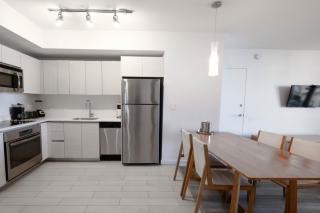 2B 2B Beachfront Pool Gym and Restaurant - Hallandale Beach - 3