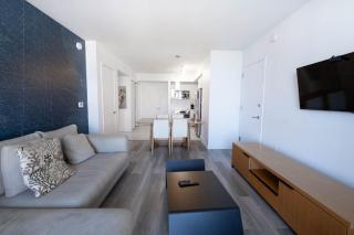 2B 2B Beachfront Pool Gym and Restaurant - Hallandale Beach - 1