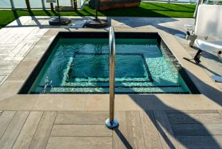 Stylish Condo Steps From the Beach! - Hollywood - 5