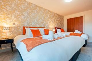 1 Bed Apartment Sleeps 5 - Balcony - WiFi & Tv - 5