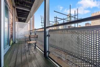 1 Bed Apartment Sleeps 5 - Balcony - WiFi & Tv - 2