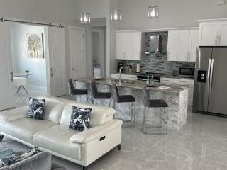 Beauty with heated pool and spa, Villa Coral Pearl - Cape Coral - 6