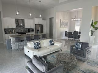 Beauty with heated pool and spa, Villa Coral Pearl - 3