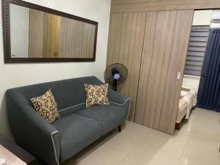 ren&ayesha place - Manila - 2