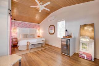 Birds of a Feather at Custom House Inn - Key West - 8