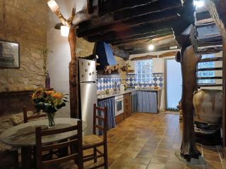 Casa Rustic Suites, JACUZI & LOVE - Chert - 2