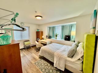 Micro Studio Apartment 10 Minutes Walk to University of Washington - 3