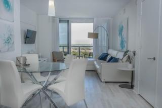 2B 2B Beachfront Pool Gym and Restaurant 2004 - Hallandale Beach - 0