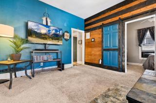 ᨒStylish Basecamp - Fire Pit - 2 Blocks to Downtownᨒ - 9