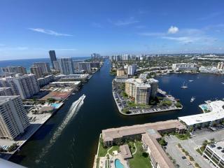 Hallandale Beach Apmt 1B 1B Beach & Pool Service - Hallandale Beach - 3