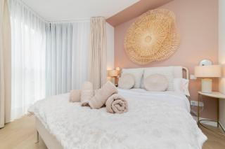 Aurora Stays by Charming - Parking gratis, Piscina - 8