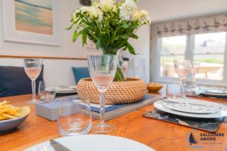 Mudlark - Boutique Style Coastal Cottage Gem - 4