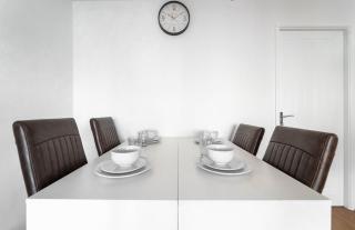 A Prestigious 3-bed home - 5