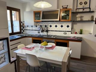San Gaggio Apartment with Patio - 9
