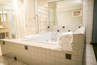 Days Inn by Wyndham West Covina - West Covina - 4