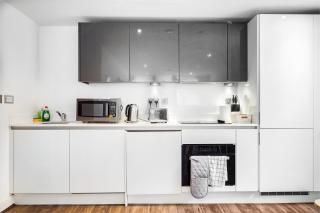 2 Bed Flat - Sleeps 4 - Parking - Wifi - 7