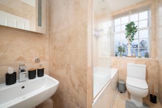 Stylish 2 Bed Apartment in Heart of Stockwell, Free WiFi 12 mins to Oxford Circus & Kings Cross - Londra - 4