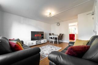 A Prestigious 3-bed home - Rubery - 9