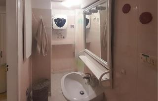 Pet Friendly Apartment - 9