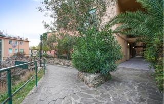 Pet Friendly Apartment - 5