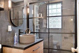Adorable 2BR Hot Tub Close to Attractions - Omaha - 3
