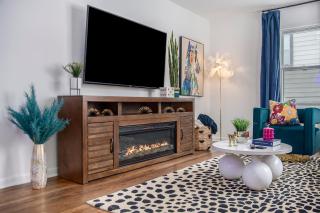 Benson Getaway 3BR Game Room Yard & Firepit - Omaha - 6