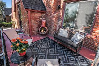 Modern Retreat Games BBQ Grill Close to Downtown - Omaha - 4