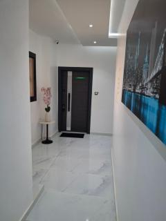Seckebe Immo Et Business Studio Gris - Dakar - 9
