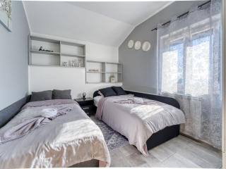Apartment Ema-2 by Interhome - 5