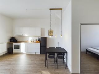 Großzügige Wohnung mit Balkon - Magdeburgo - 2