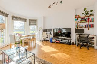 New listing! 2BR flat with patio in Clapham Common - 8