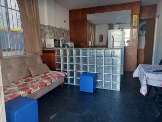 4 Min de Carro da PRAIA DO FORTE - 7 Min a Pé da PRAIA DAS DUNAS - WI FI - 8