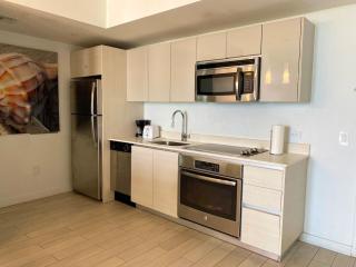 Beach, pool, and Gym 2B 2B Near Gulfstream & Mall - 9