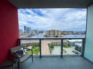 Amazing Beach Apt 2B 2B Beachwalk - Hallandale Beach - 4