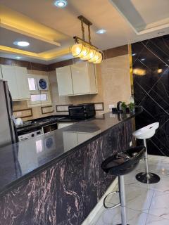 Cozy apartment by Subway station - 8