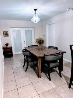 4BR Home Near Disney & Universal - 4