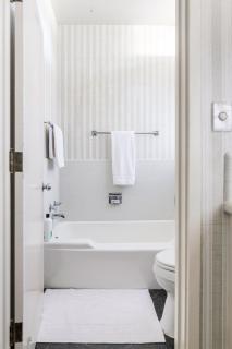 Waterfront Hawaiian Oasis - San Rafael - 5