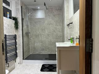 Cosy 5 Bedroom Central Birmingham - Birmingham - 7
